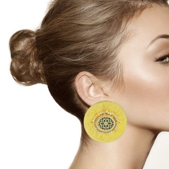 Sehneri Theva Studs. - Picture 3 of 4